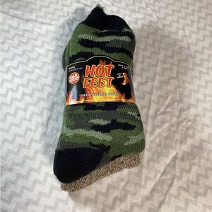Hot Feet Green Camo and Brown 2 Pack Men’s Thermal Socks